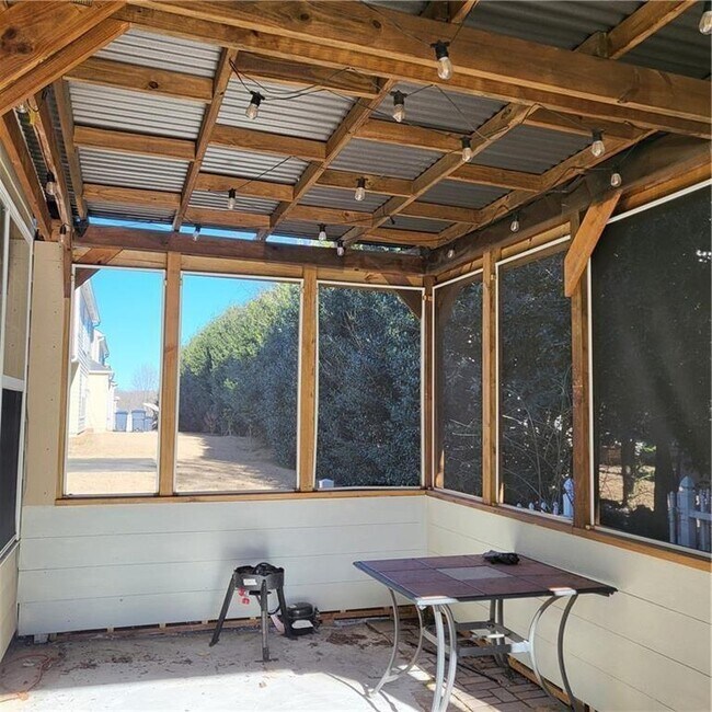 Building Photo - 1550 Belmont Hills