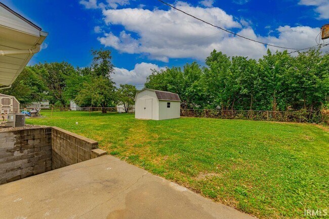 Building Photo - 2054 Conlin Ave