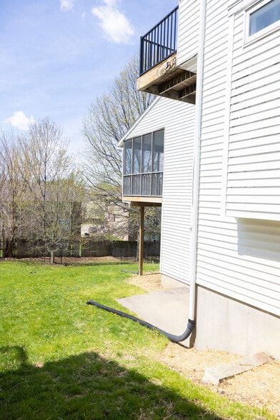 Building Photo - 984 22nd Ave