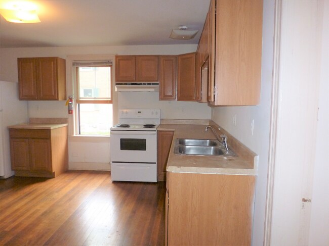 Building Photo - 97 N Winooski Ave