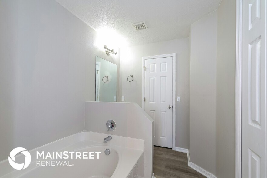 Building Photo - 480 Columbia Ct