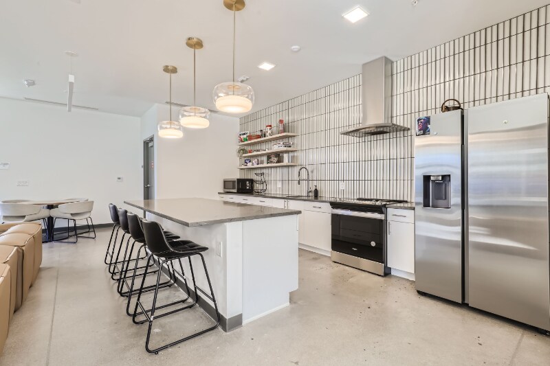 Building Photo - 9511 E 23rd Ave