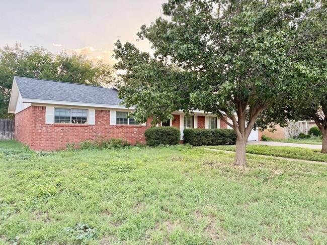 Building Photo - 2213 Culver Dr