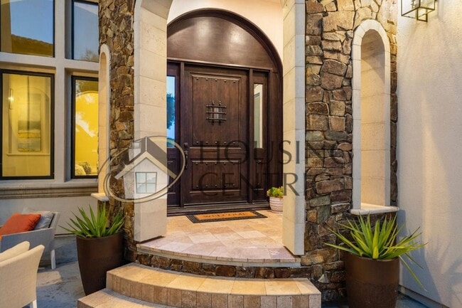 Building Photo - Breathtaking Luxury Custom Rental in Guard Gated Serrano Golf Community!!