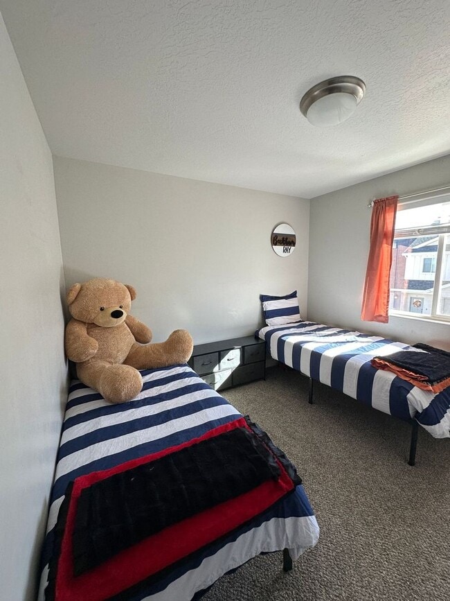 Building Photo - Three bedroom, 2.5 bath townhome