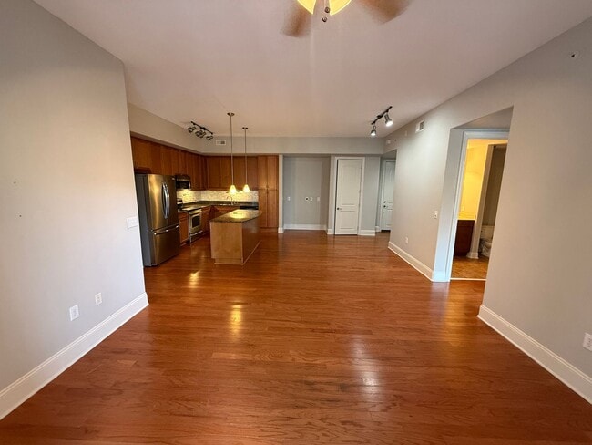 Building Photo - 4620 Piedmont Row Dr