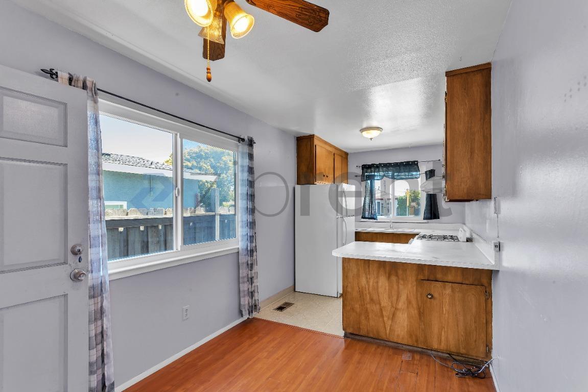 Building Photo - Unit