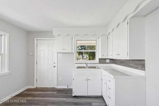 Building Photo - 1557 Indiana Ave