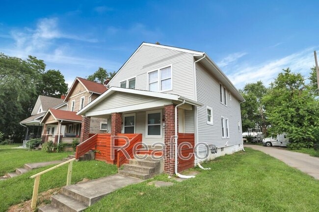 Building Photo - 448 N Champion Ave