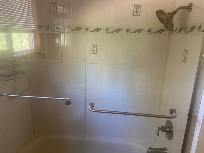 Building Photo - 2673 Wailaki St