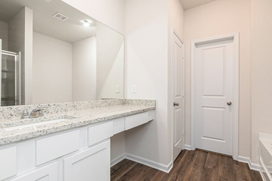Building Photo - 1412 Sodbuster Dr