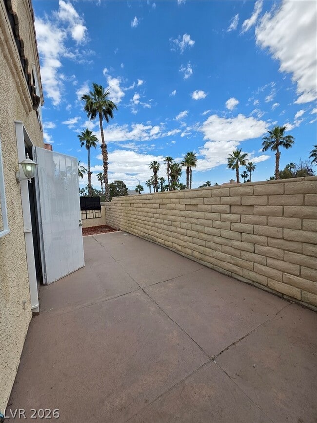 Building Photo - 2524 Silver Shadow Dr