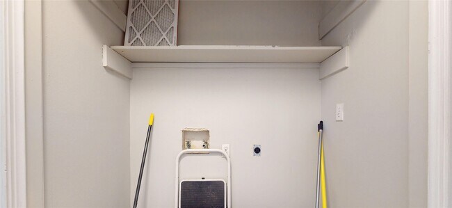 Building Photo - 5127 Girnigoe Dr