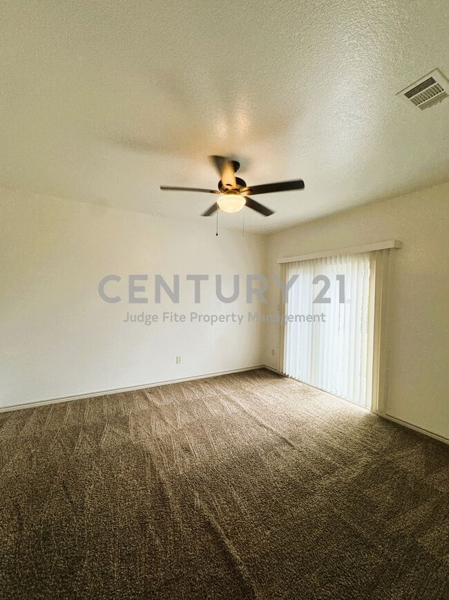Building Photo - 212 Lasso Cir