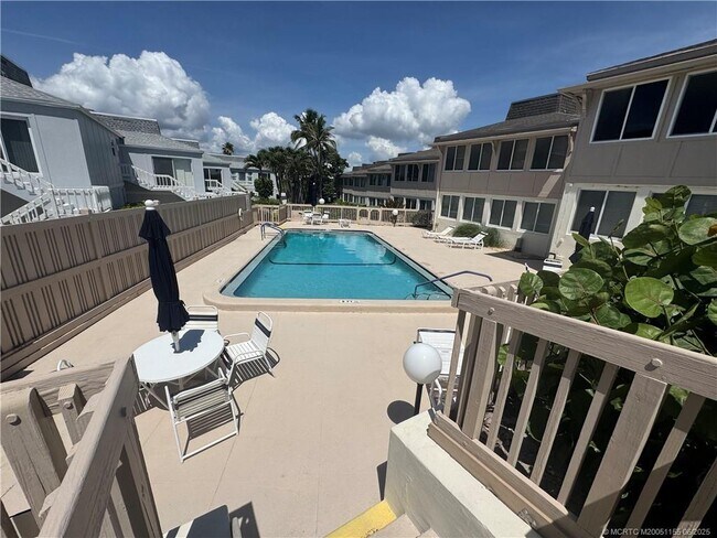 Building Photo - 1501 NE Ocean Blvd