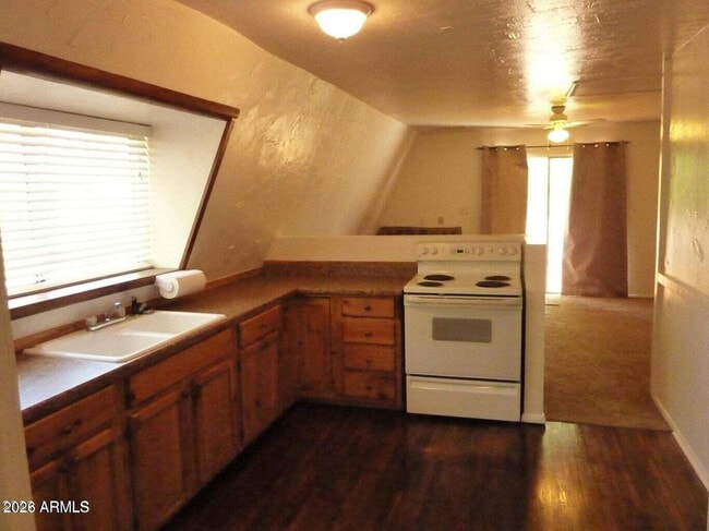 Building Photo - 312 W Roundup Rd