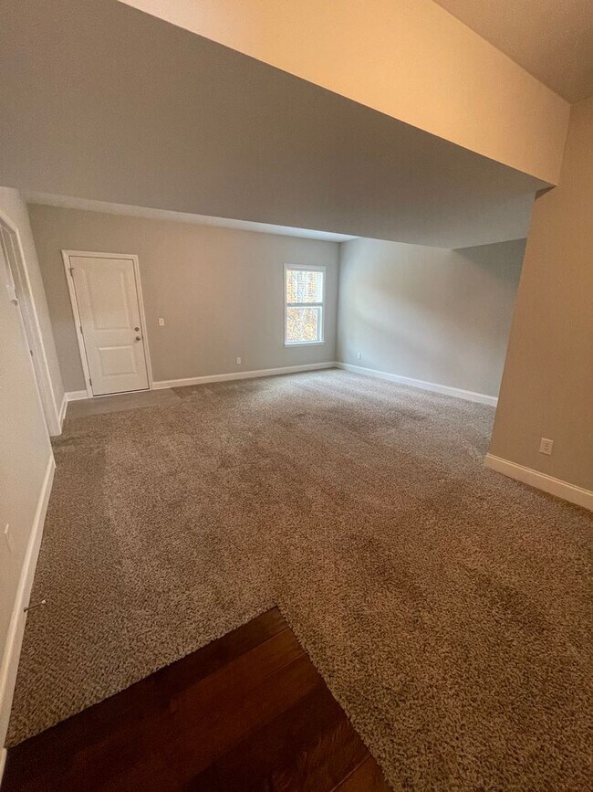 Building Photo - 4 Bedroom + Finished Basement for Rent in Ooltewah