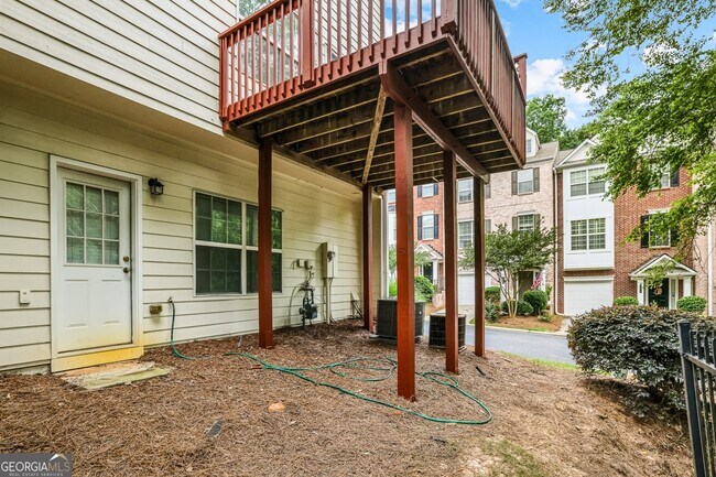 Building Photo - 600 Coligny Ct