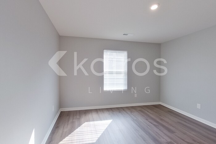 Building Photo - 308 Wild Deer Dr
