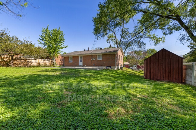 Building Photo - 1138 Gainesway Dr