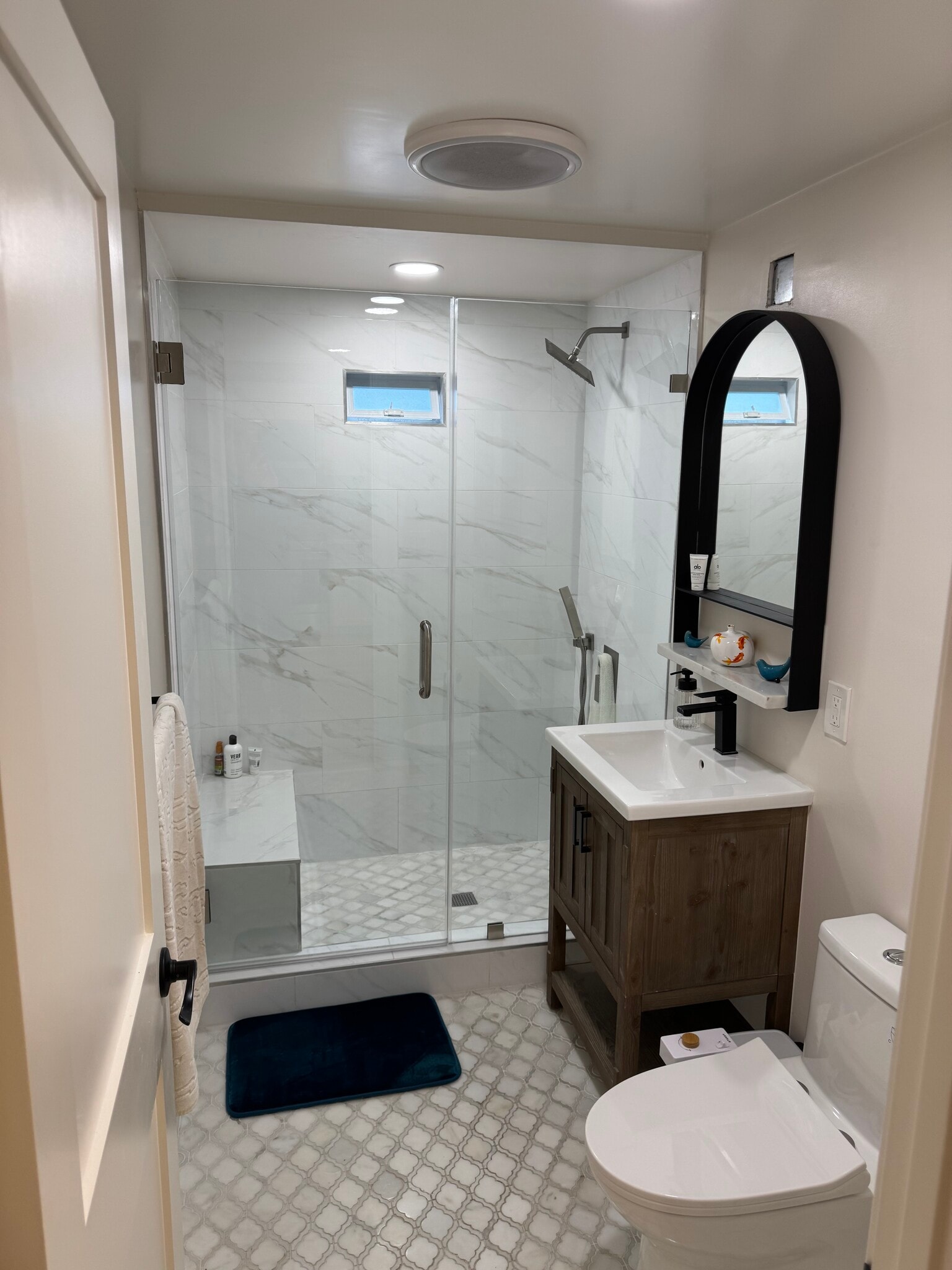 Building Photo - 511 Poinsettia Ave