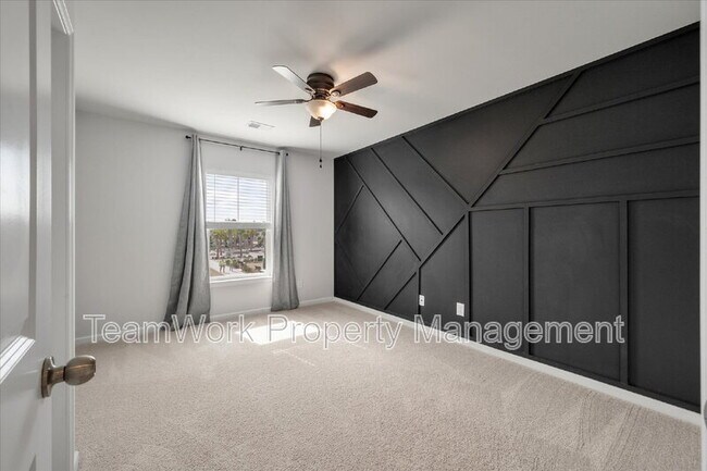 Building Photo - 208 Evergreen Ave