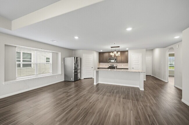 Building Photo - Move-In Special: 1/2 off your second full month of rent! Beautiful, Well-Maintained 3-Bedroom, 2-...