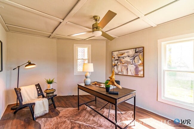 Building Photo - Beautiful, Updated Home in East End near C...