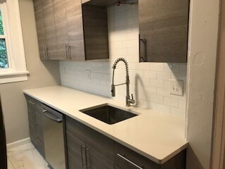 Building Photo - Charming Remodeled 1 Bedroom / 1 Bathroom ...
