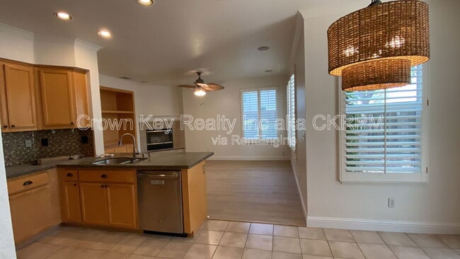 Building Photo - 673 Nacomis Ct