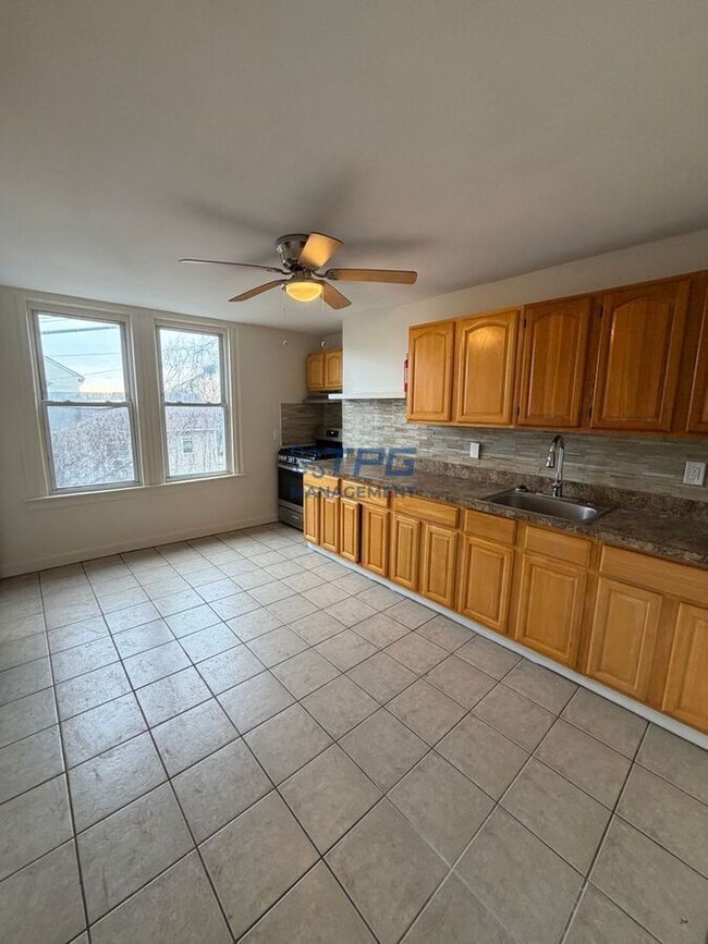 Building Photo - 130 Milford Ave