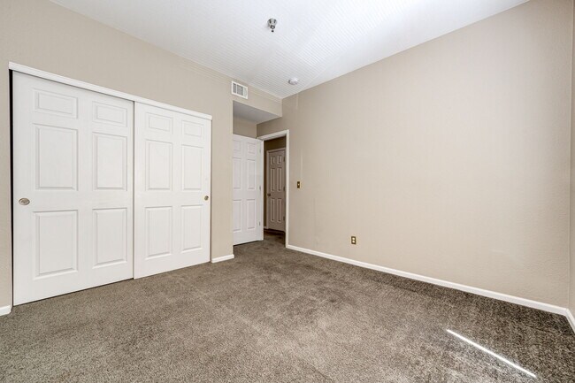 Building Photo - 2575 S Syracuse Way