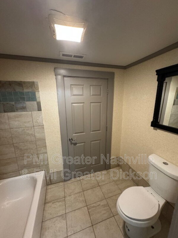 Building Photo - 1711 Golf St