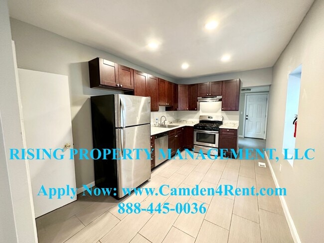 Building Photo - Renovated 3 Bedroom 1.5 Bathroom home in t...