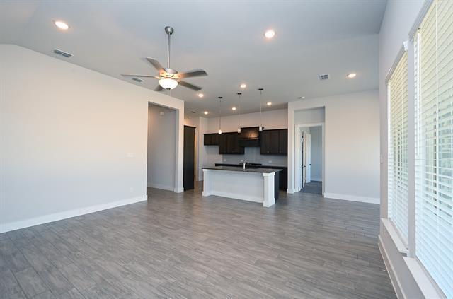 Building Photo - 2613 Chevy Chase Dr