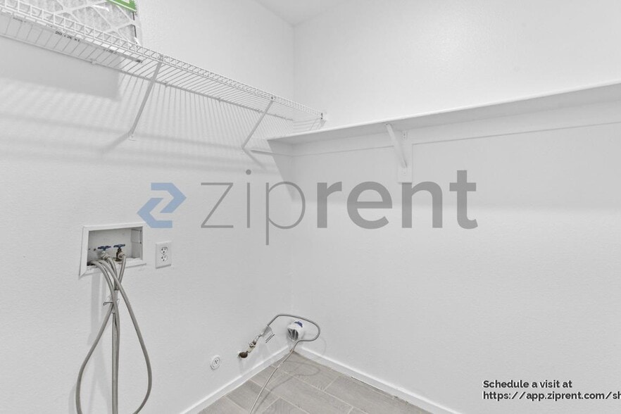 Building Photo - 2085 Lipari Ct