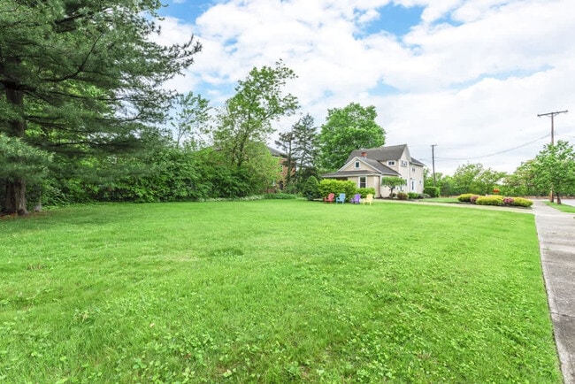 Building Photo - 3175 Rocky River Dr