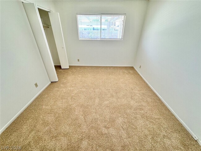 Building Photo - 2913 Colanthe Ave