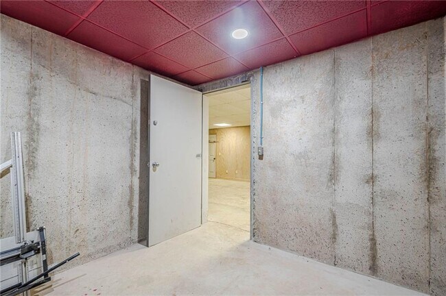 Building Photo - 34 Johnston Row NW