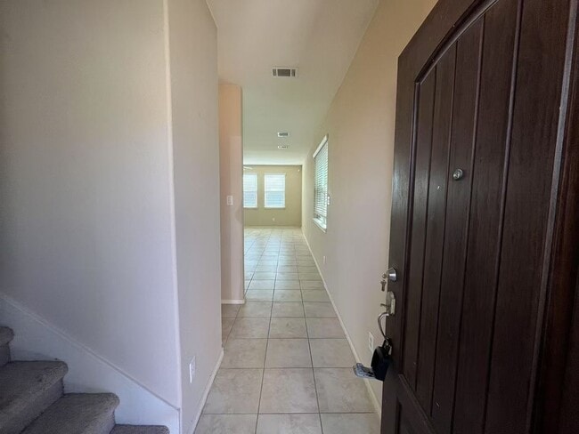 Building Photo - Spacious 4-Bedroom Family Home with Open F...
