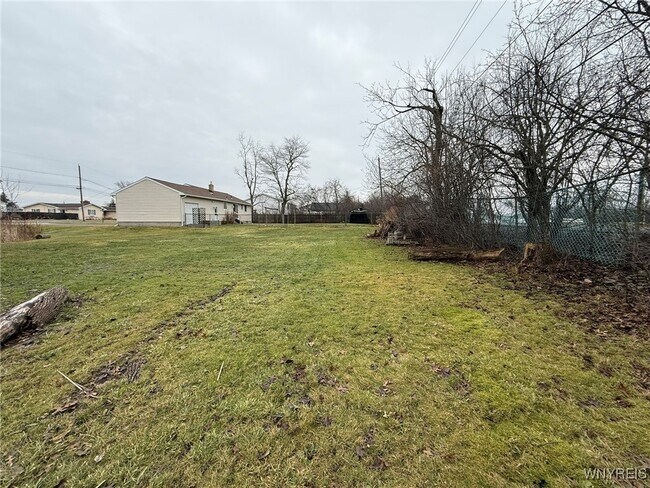 Building Photo - 6 Towerwood Rd