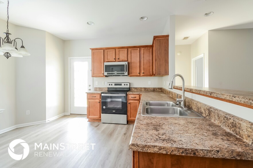 Building Photo - 1068 Fairbank Ln