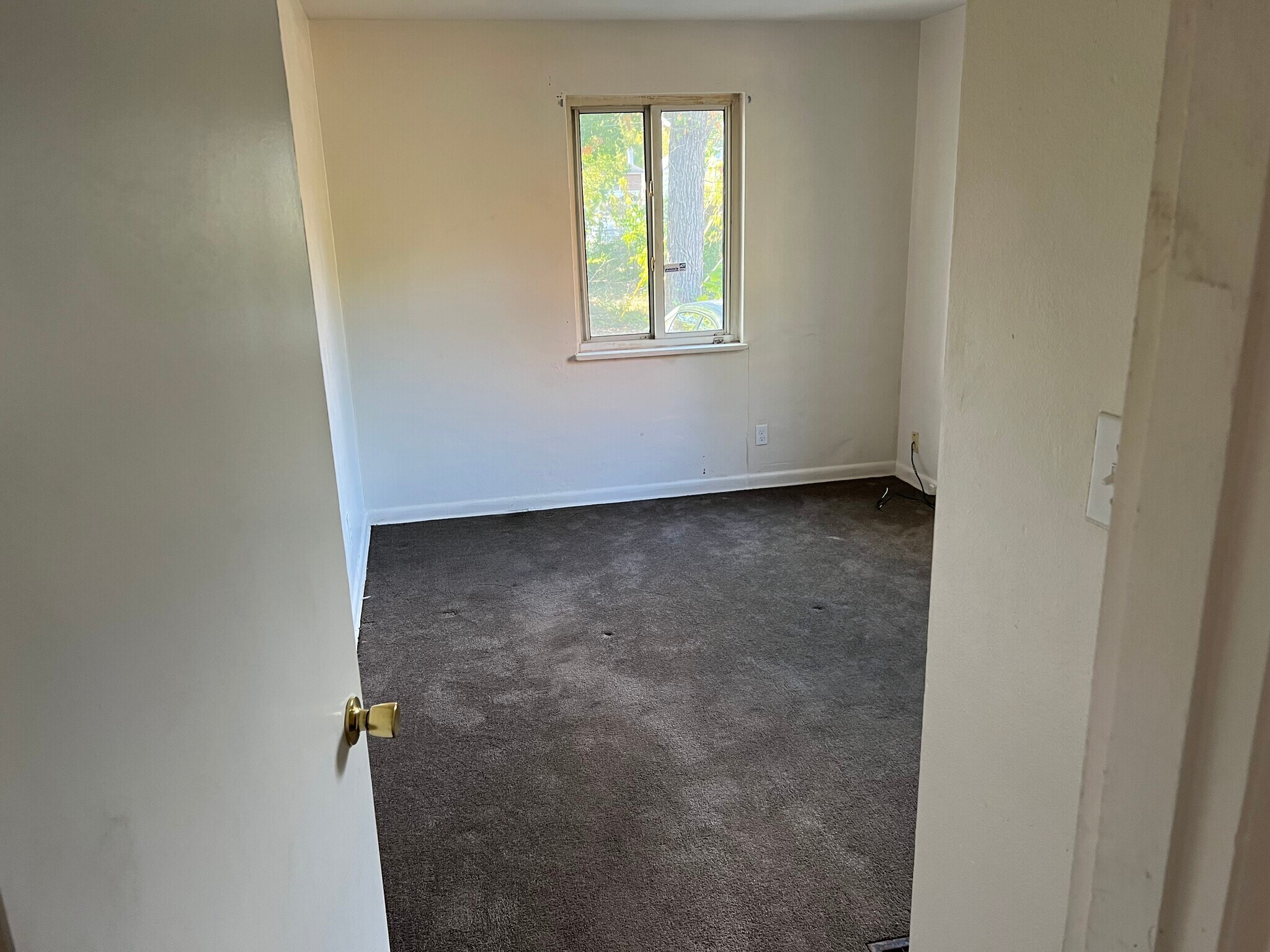 Building Photo - 1116 W Grand Ave