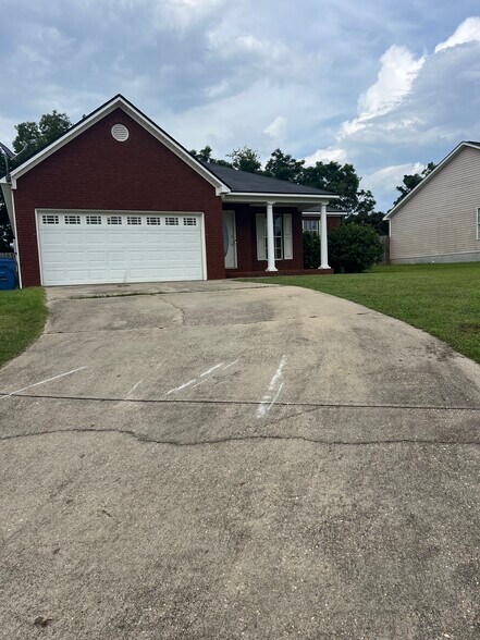 Building Photo - 412 Fulton Dr
