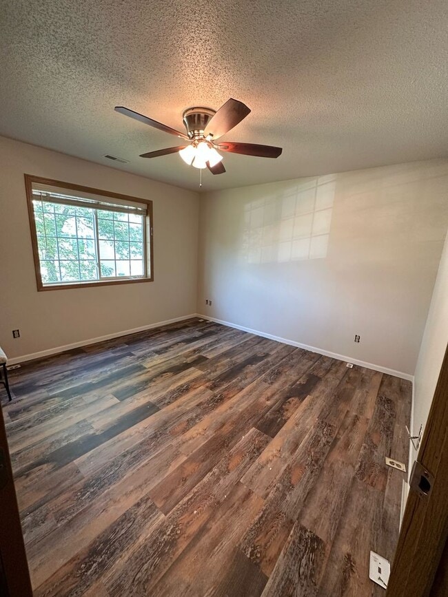 Building Photo - CONDO FOR RENT FROM PRIVATE LANDLORD!