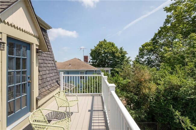 Building Photo - 29 Champlin St