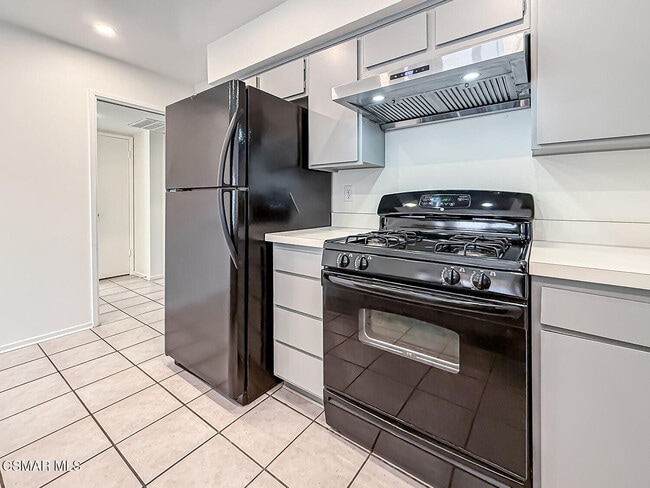 Building Photo - 4150 Lake Harbor Ln