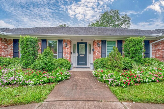 Primary Photo - 10118 Briar Forest Dr