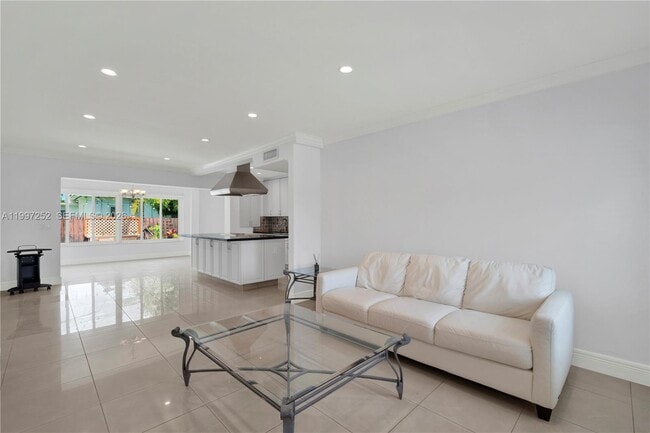 Building Photo - 5901 SW 45th St