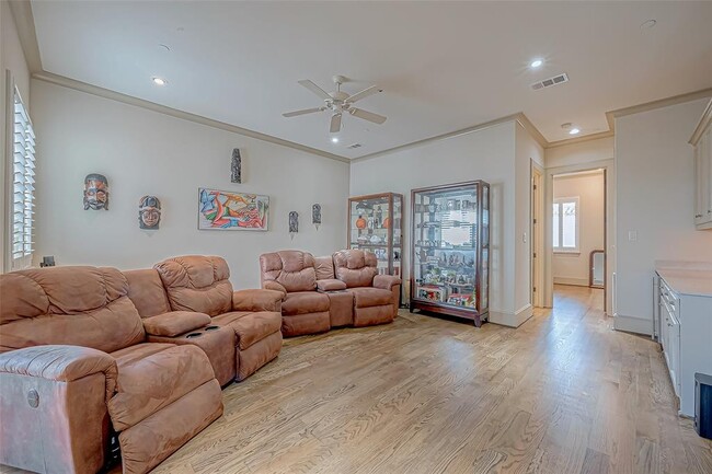 Building Photo - 311 Calle Sevilla Pl